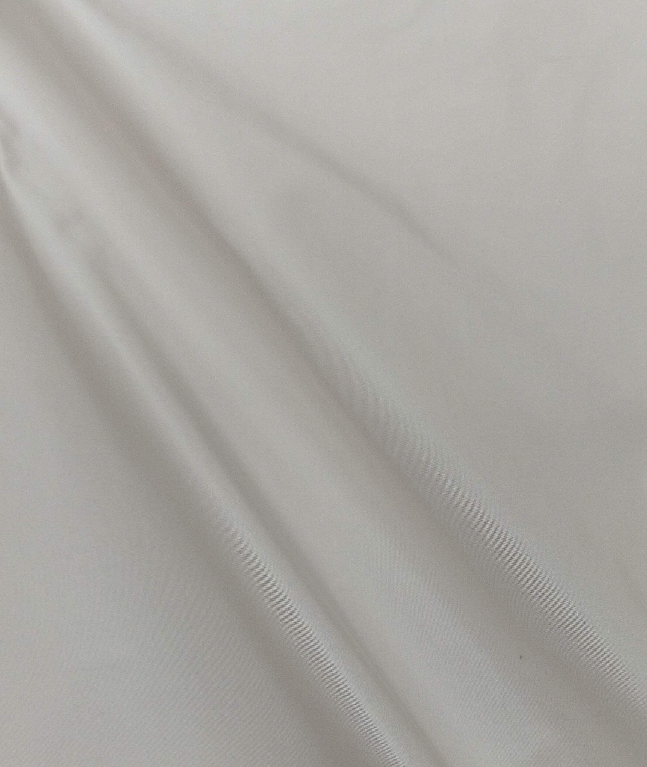 Matt Batavia Duchess Satin – #950 – Acet 57% + Silk 43% – 1 col